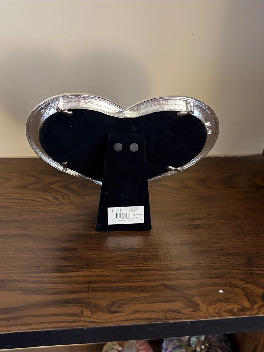 Elegant Heart-Shaped Photo Frame in Gold